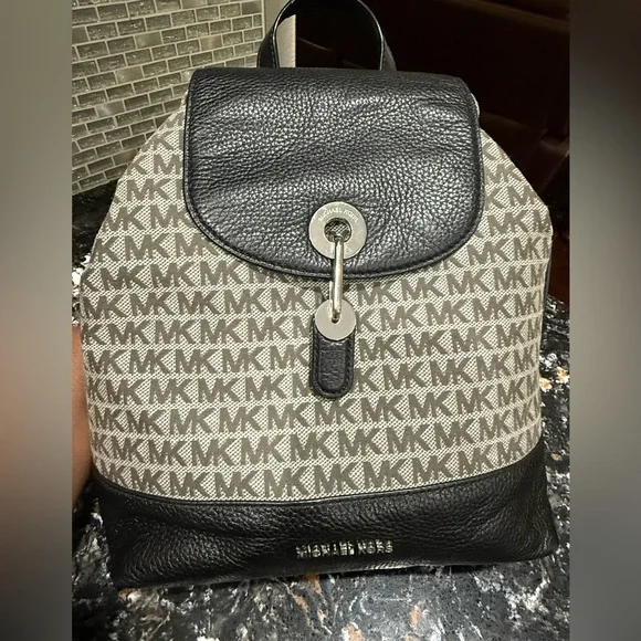 Michael Kors Black and Gray Backpack Amazon.com: Michael Kors Sable Extra Small Covertible  main image 4